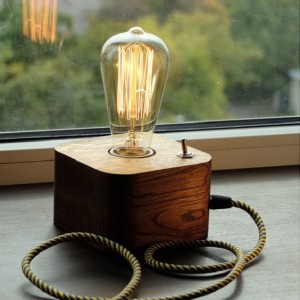 lâmpada com filamento de carbono